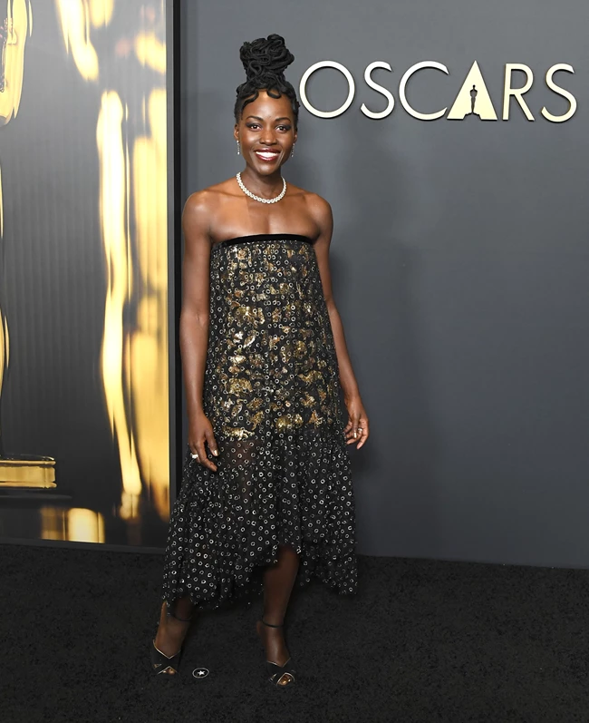 H Lupita Nyong'o με Chanel.