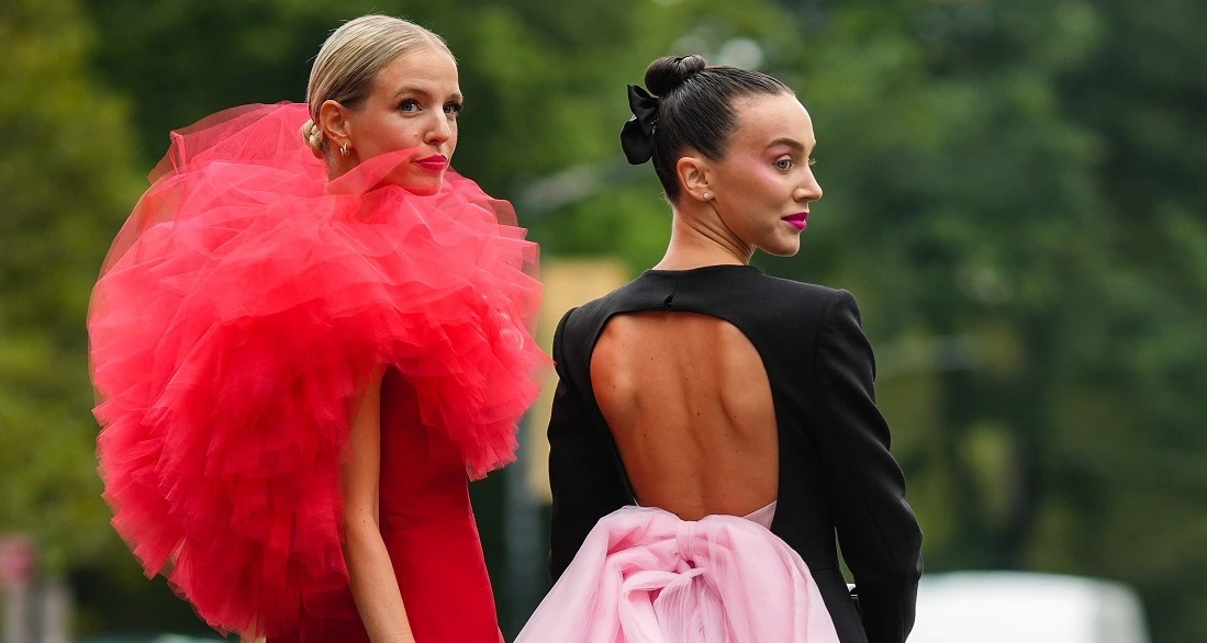 Women Over 50 | 5 κινήσεις ματ για να ξεχωρίσετε στα εορταστικά parties