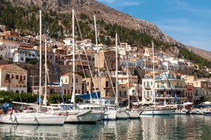 Πρωτομαγιά | Αυτός ο μυστικός παράδεισος στην Ελλάδα προσφέρει ένα μαγευτικό σκηνικό