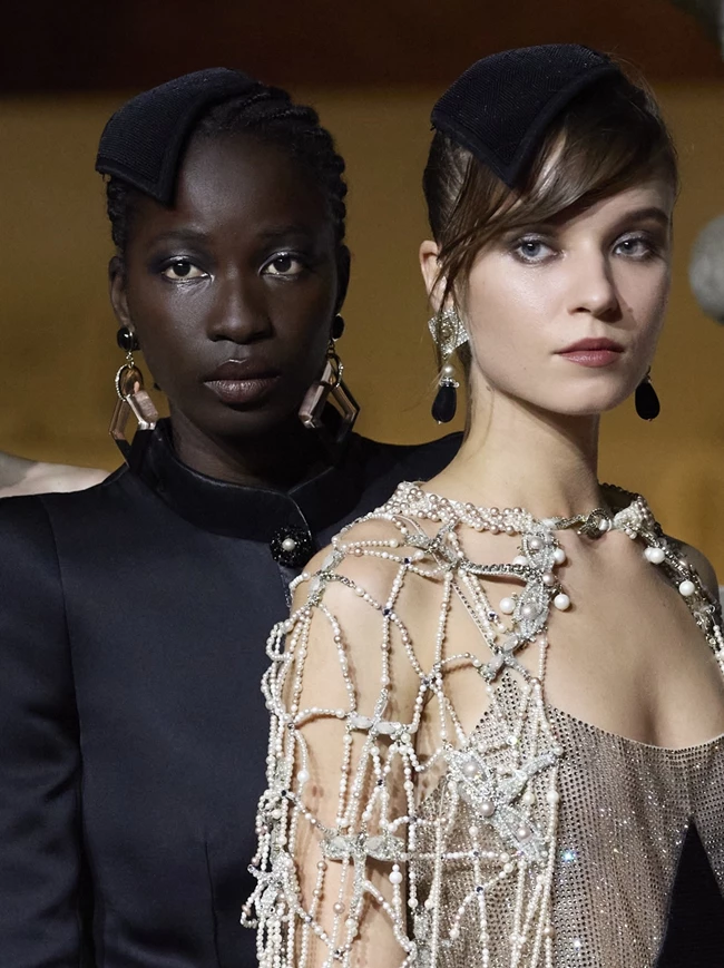 Step by Step | Πώς να δημιουργήσετε το πιο εντυπωσιακό smokey eye look του φθινοπώρου