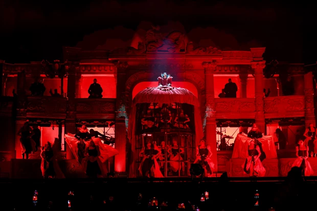 Ανταπόκριση από το Coachella 2025 | Η βραδιά που η Lady Gaga ξεπέρασε (ακόμα και) τον εαυτό της