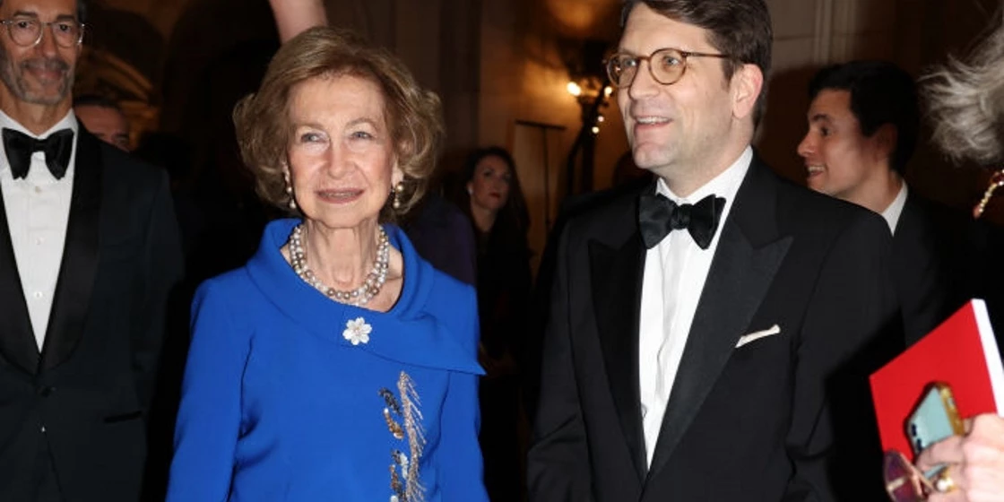 Η βασίλισσα Σοφία ξέχασε το πρωτόκολλο στο ταξίδι της στην Ελλάδα