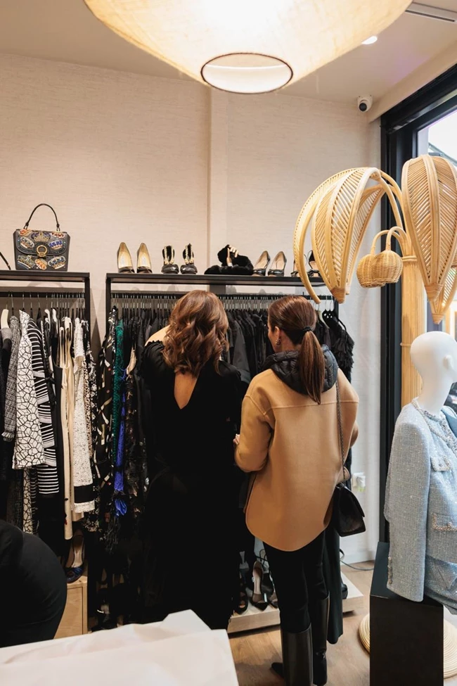 Το Wonderrobe της Maria Fernanda Alvarez  έκανε εγκαίνια στη Νέα Ερυθραία