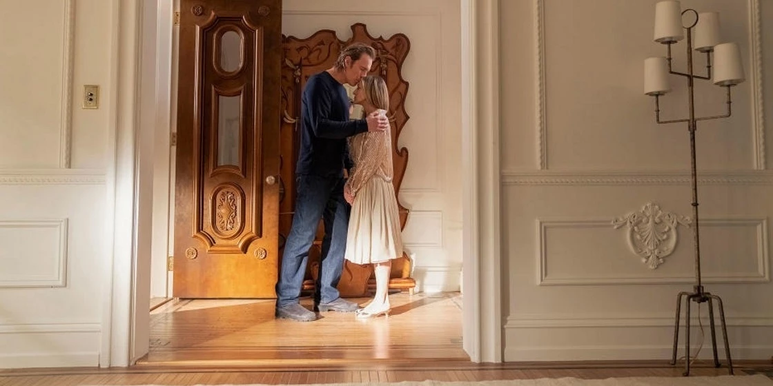 "Το ήθελα στο κεφάλι μου" | Η Sarah Jessica Parker υπερασπίζεται το viral καπέλο της Carrie Bradshaw