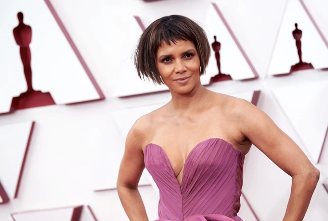 Halle Berry κούρεμα Όσκαρ 2021