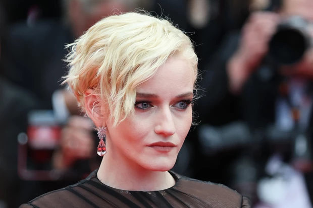 Julia Garner