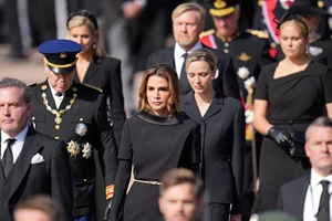 Ο Παύλος Ντε Γκρες στην κηδεία του βασιλιά Harald | Η κοινή εμφάνιση με τον πρίγκιπα William