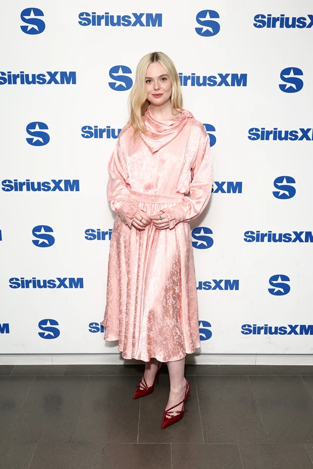 Η Elle Fanning με Alberta Ferretti
