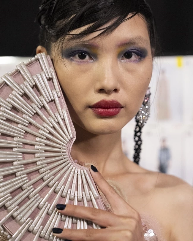 Τα χρώματα σκιών που προτείνει ο Giorgio Armani για την επόμενη σεζόν