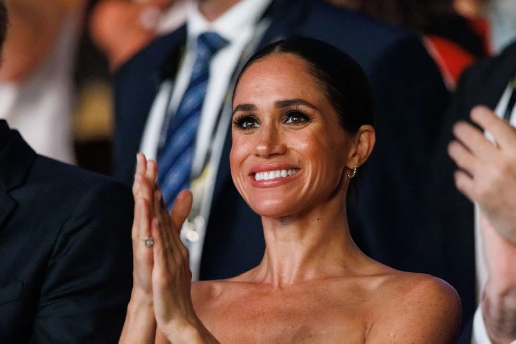 Meghan Markle | Ο κρυφός συμβολισμός πίσω από τα σύνολά της