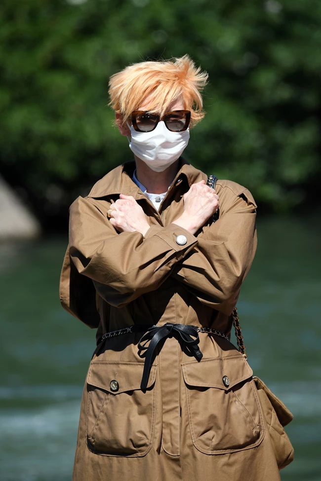 Η Tilda Swinton τίμησε τον Chadwick Boseman στο φεστιβάλ Βενετίας