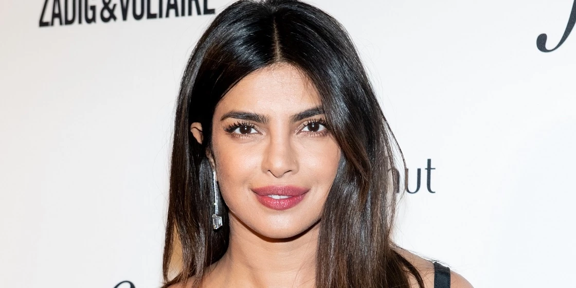 Η Priyanka Chopra έκανε το κούρεμα που λατρεύουν οι Γαλλίδες