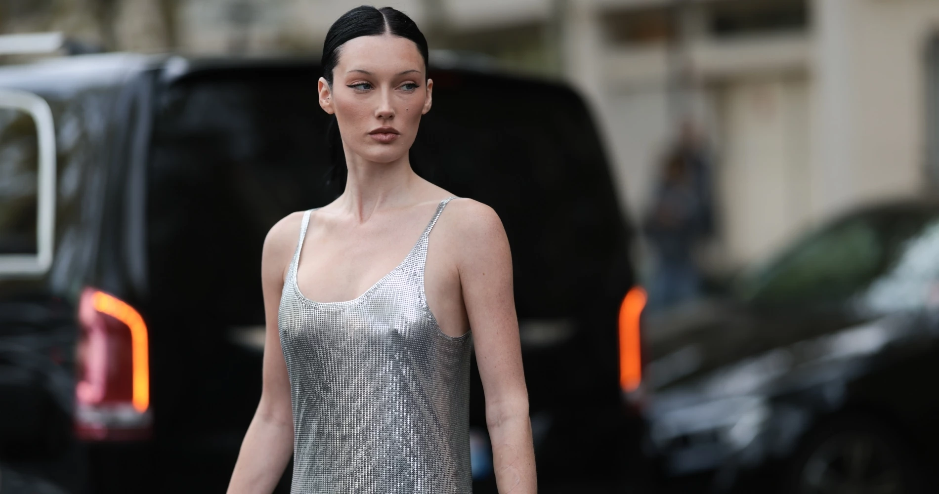 Το embroidered top που θα φορέσετε ακόμα και με jeans στα ρεβεγιόν των γιορτών