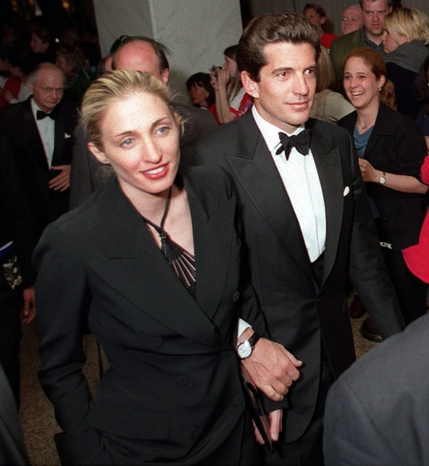 Γιατί έχουμε εμμονή με τα '90s ειδύλλια | Η εποχή που το φλερτ δεν είχε αλγόριθμο και η γοητεία του αργού έρωτα