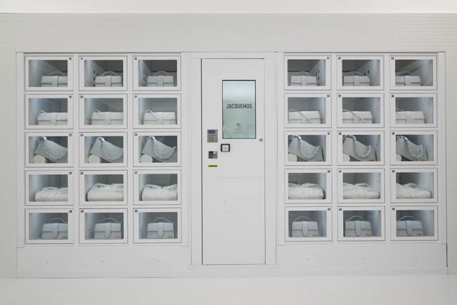 Jacquemus 24/24 store Milano