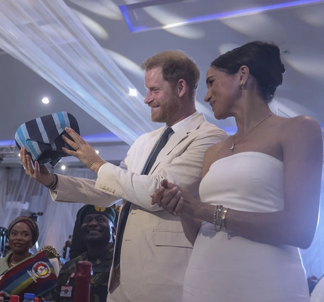 H Meghan Markle υιοθέτησε το χτένισμα που όλες οι fashionistas θα κάνουν το καλοκαίρι