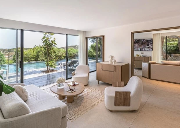 Αυθεντικό Πάσχα στη σκιά του Ναού του Ποσειδώνα