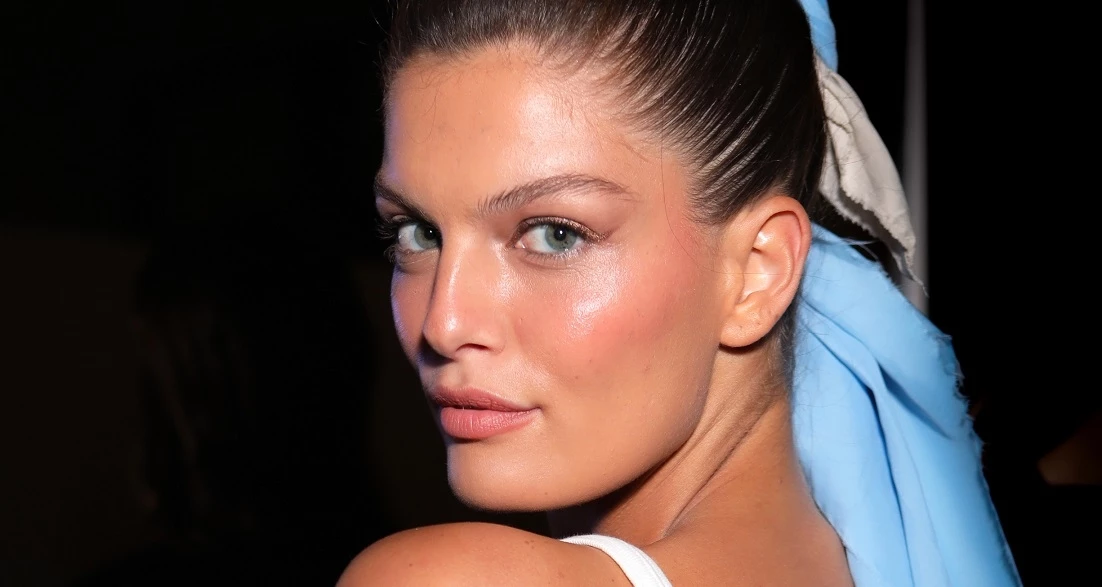 5 οροί προσώπου που διατηρούν την επιδερμίδα νεανική και σφριγηλή