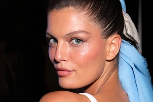 5 οροί προσώπου που διατηρούν την επιδερμίδα νεανική και σφριγηλή