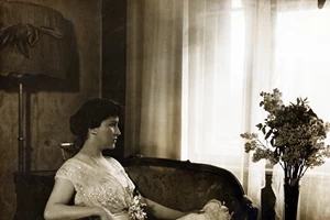 Η χιουμοριστική στιγμή που η Meryl Streep εμφανίζεται απρόσκλητη στο πάρτι της κόρης της, Louisa Jacobson