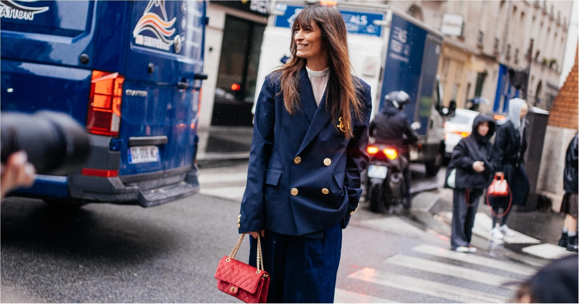 Πώς θα φορέσετε την τάση της μακριάς pencil φούστας