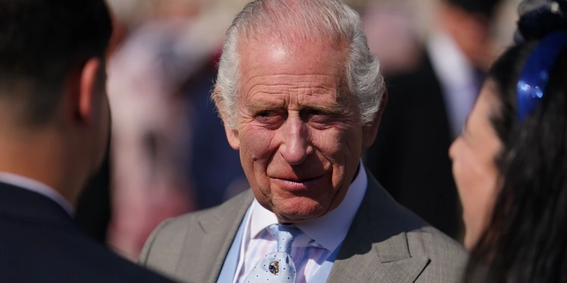 Πηγές του Παλατιού λένε ότι δεν υπάρχει δρόμος επιστροφής για τον βασιλιά Κάρολο και τον πρίγκιπα Harry