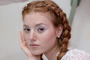 10 εύκολα γιορτινά χτενίσματα που δεν έχετε δοκιμάσει ακόμα