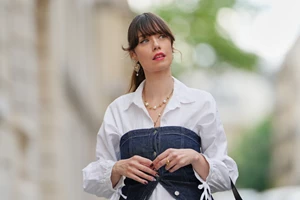 Ξεχάστε τις βελόνες | Η δονούμενη κρέμα ματιών που χαρίζει αποτέλεσμα botox στα μάτια σας