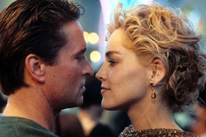 Sharon Stone: "Σήμερα κερδίζω περισσότερα από τη μόδα παρά από τον κινηματογράφο"