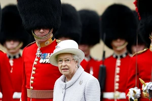 Τα πιο iconic πορτρέτα της βασίλισσας Ελισάβετ