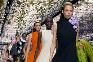 Dior FW26-27 | Μια ωδή στην παριζιάνικη flânerie