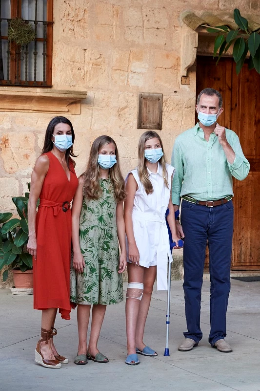 H Βασίλισσα Letizia φόρεσε το χρώμα που θα κυριαρχήσει την επόμενη σεζόν