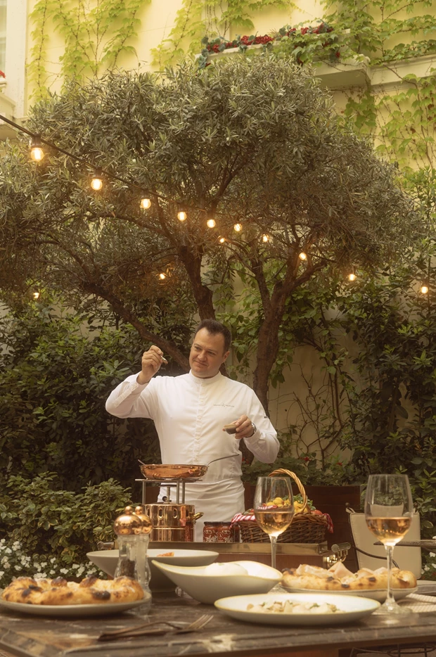 κουστούδης