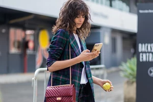 Η πολύτιμη hairstyling συμβουλή που οι γυναίκες άνω των 50 δεν ακούν αρκετά