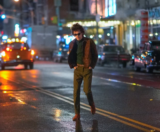 Movie Review | Είδαμε το A Complete Unknown, την ταινία που μεταμορφώνει τον Timothée Chalamet σε Bob Dylan