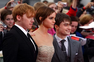 Η μοναδική Maggie Smith έκλεισε τα 87 | Η ζωή της μέσα από φωτογραφίες