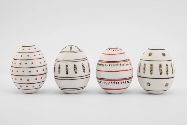 Πορσελάνινα αυγά, σχεδιασμός: Treis Grammes Ceramics
