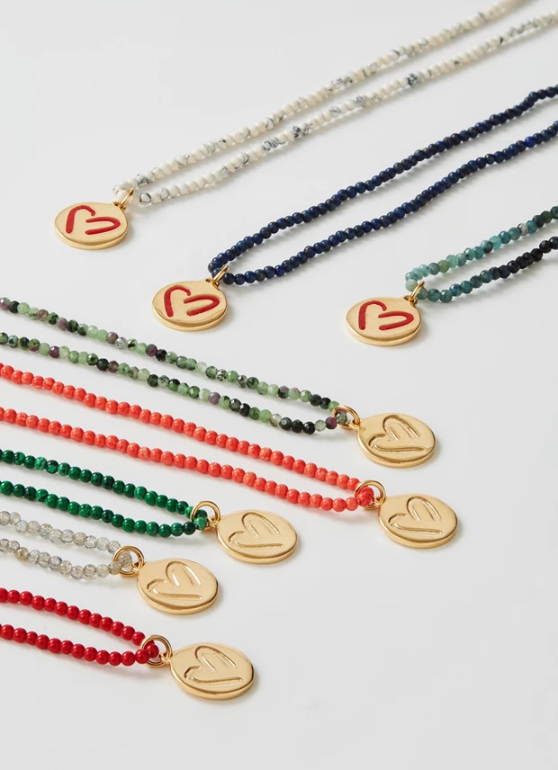 "Φόρεσε την καρδιά. Πέρασε το μήνυμα" | Τα attica και το Σωματείο ΕΛΙΖΑ ενώνουν τις δυνάμεις τους για την προστασία των παιδιών