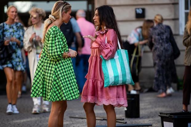 Color Walk | Τι είναι και γιατί θεωρείται η Νο1 άσκηση για να παραμείνουμε σε φόρμα και να διώξουμε το άγχος;