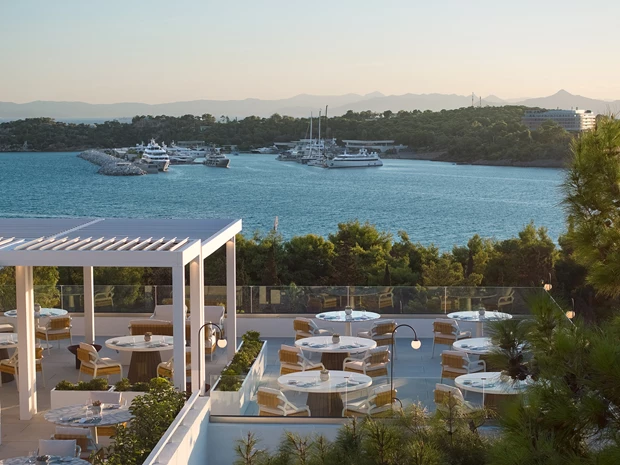 City Escape στην Αθηναϊκή Ριβιέρα και το THE ROC CLUB, το resort που ανάγει την πολυτέλεια σε tailor made εμπειρία