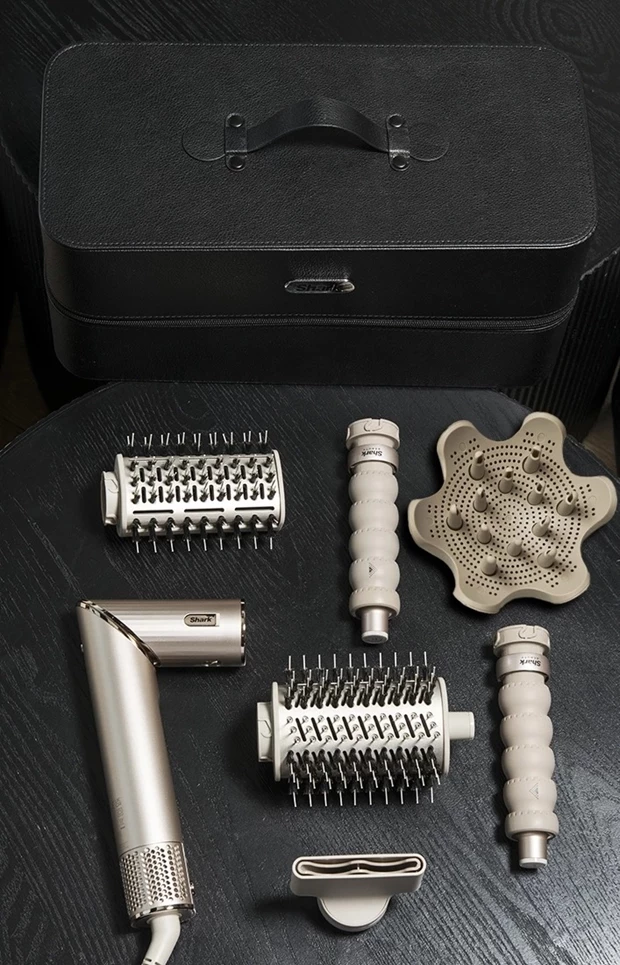 Your House is Your Hair Salon | Πώς θα δημιουργήσετε επαγγελματικού επιπέδου χτενίσματα στο σπίτι με το πιο elegant αποτέλεσμα