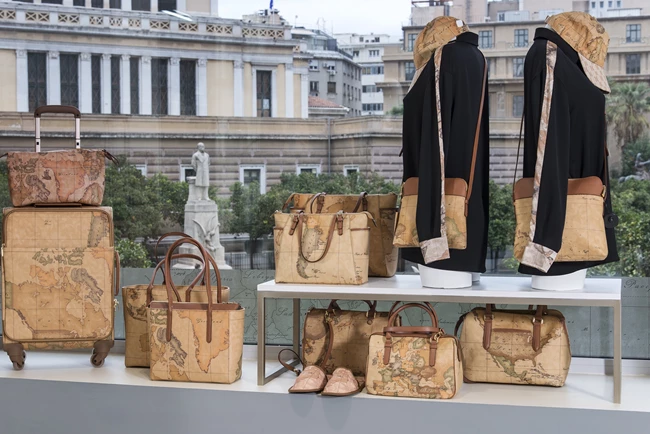 Πώς θα είστε chic αυτή τη σεζόν | Οι πιο κομψές επιλογές σε ρούχα και αξεσουάρ