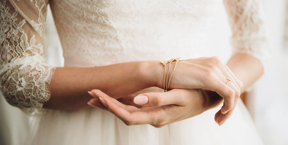 Bridal Manicure | Οι επιλογές των πιο κομψών it girls για τη μέρα του γάμου τους