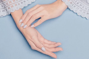 Εύθραυστα νύχια; Οι αιτίες και οι λύσεις του προβλήματος