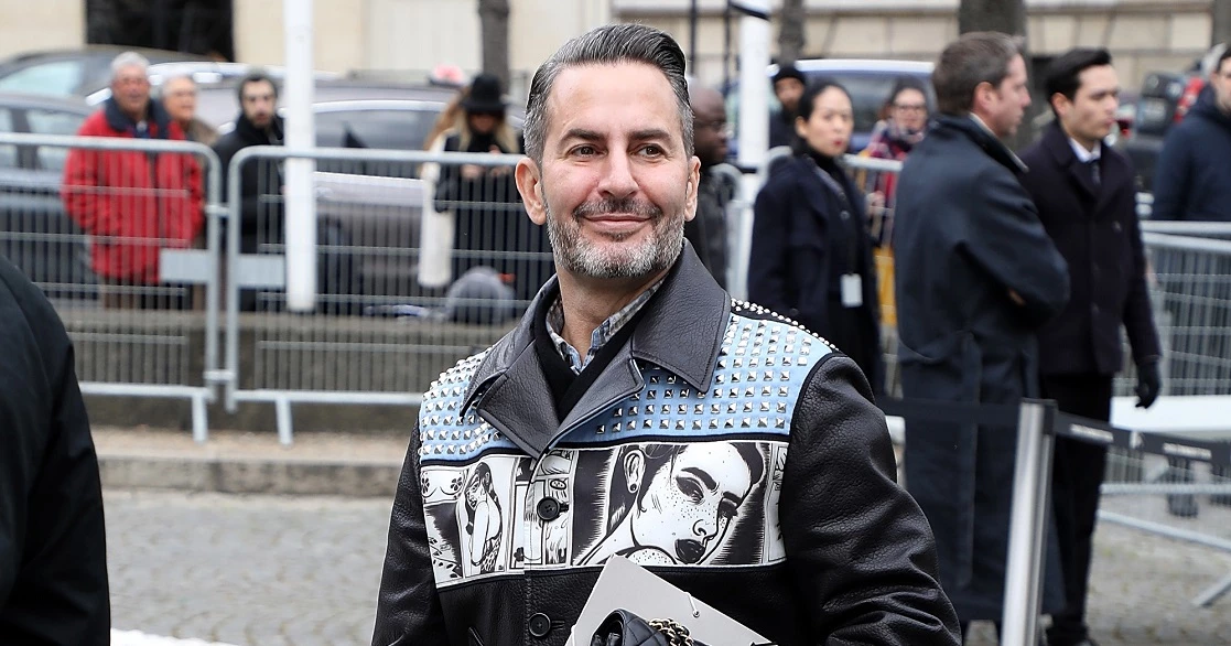 O Marc Jacobs σε ρόλο beauty vlogger