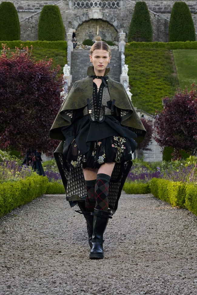 To show της Dior Cruise 2025 στη Σκοτία