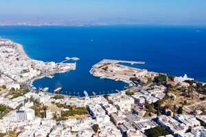 "Ενοίκια στα 400 ευρώ": Αυτή η ελληνική πόλη γίνεται δημοφιλής προορισμός για τους Γάλλους συνταξιούχους