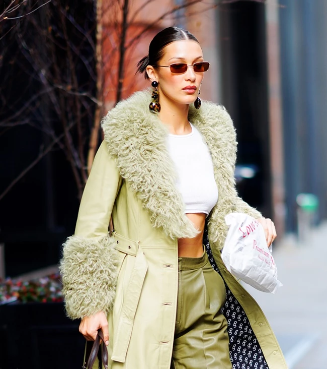 Model Off-Duty | Το χτένισμα που χαρίζει εφέ άμεσου lifting στο πρόσωπο