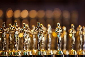 Chloé Zhao | Ποια είναι η νικήτρια του Oscar Σκηνοθεσίας που έγραψε ιστορία
