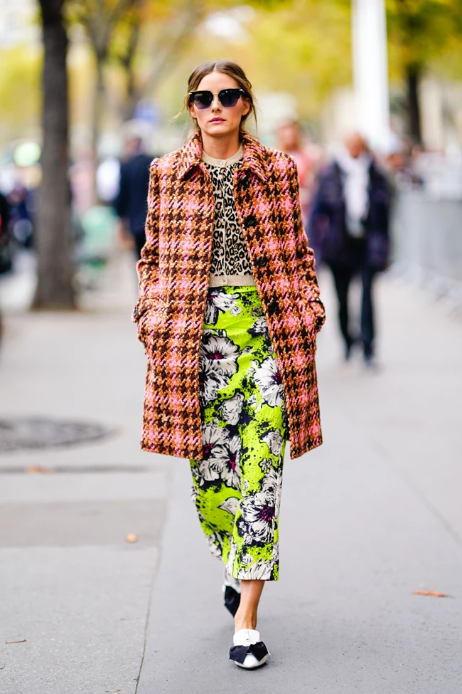 Print on print | Η Olivia Palermo κάνει τον πιο δύσκολο συνδυασμό να μοιάζει με ό,τι πιο απλό